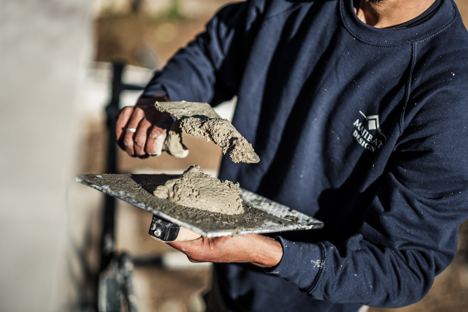 Maçon à Sanary-sur-Mer : choisissez une entreprise de confiance pour vos travaux !